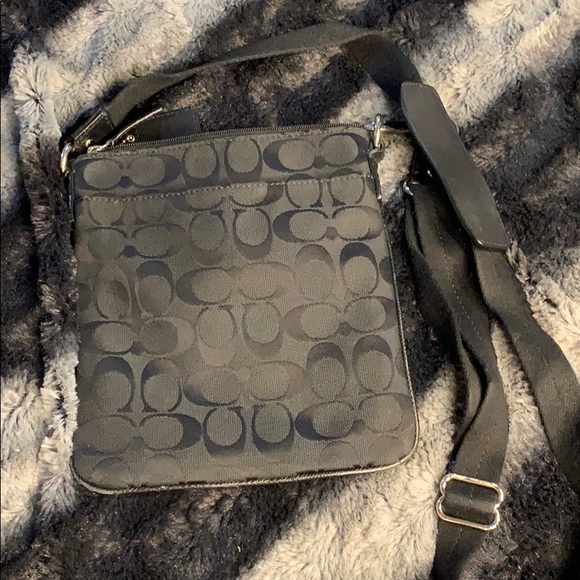 Coach crossbody - Picture 2 of 2